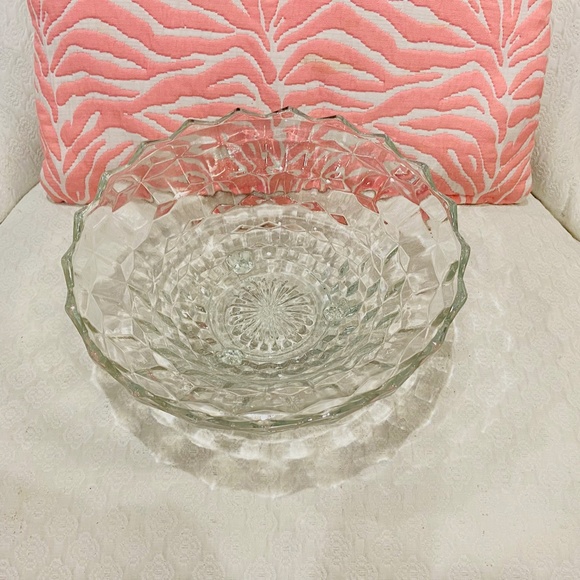 F2-LARGE HEAVY Vintage American Whitehall Pressed Clear Glass Footed Bowl - Picture 2 of 6